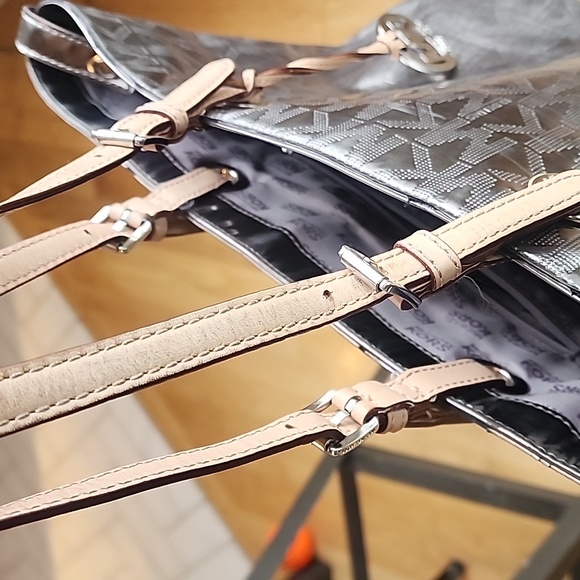 Michael Kors Gun Metal Metallic Jet Set Tote Bag - Picture 9 of 17